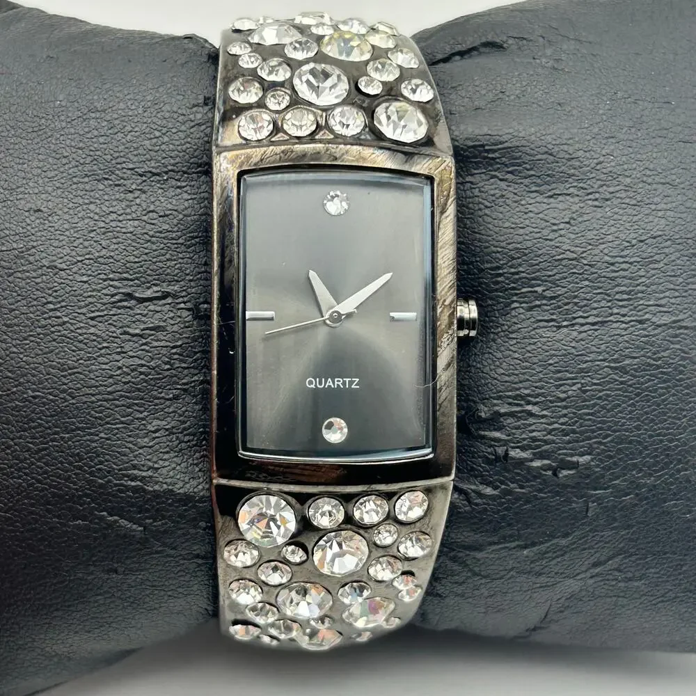 Chico's Ver Metallic Gray Rhinestones Studded Band Womens Cuff Watch New Battery